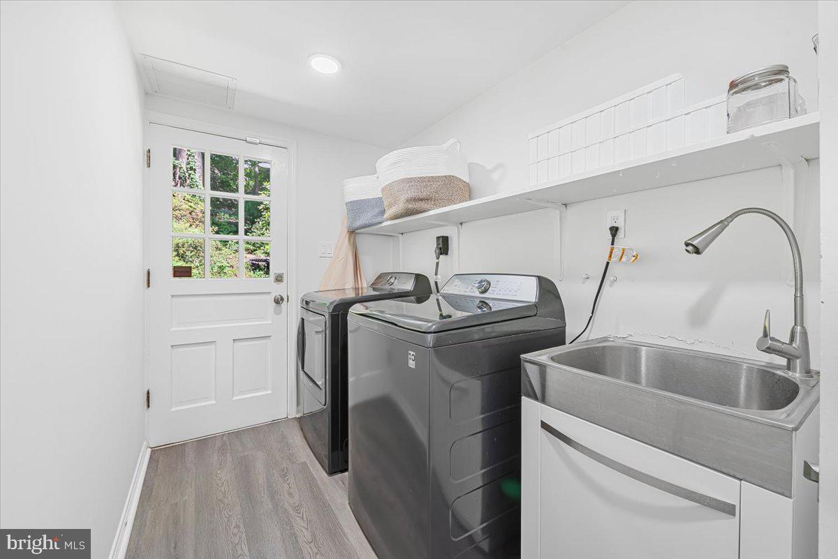 4025 N River St Property Photo 24
