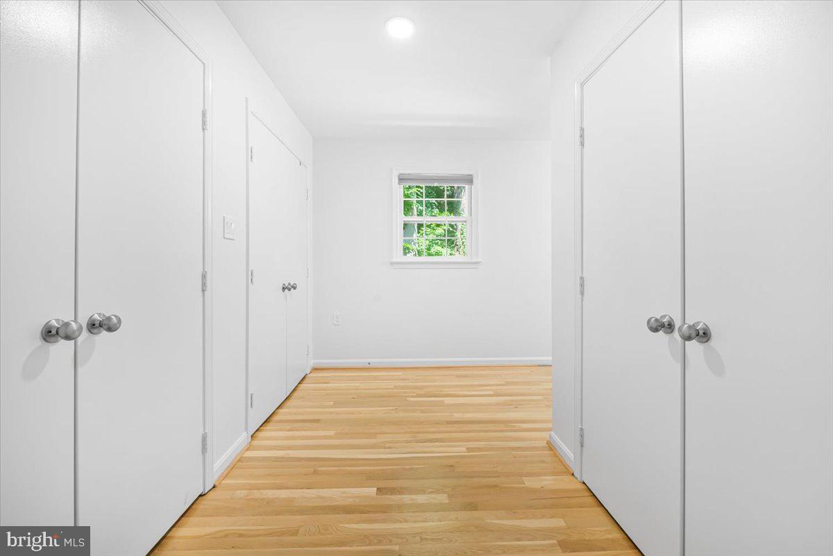 4025 N River St Property Photo 27