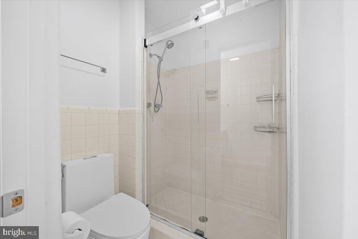4025 N River St Property Photo 29