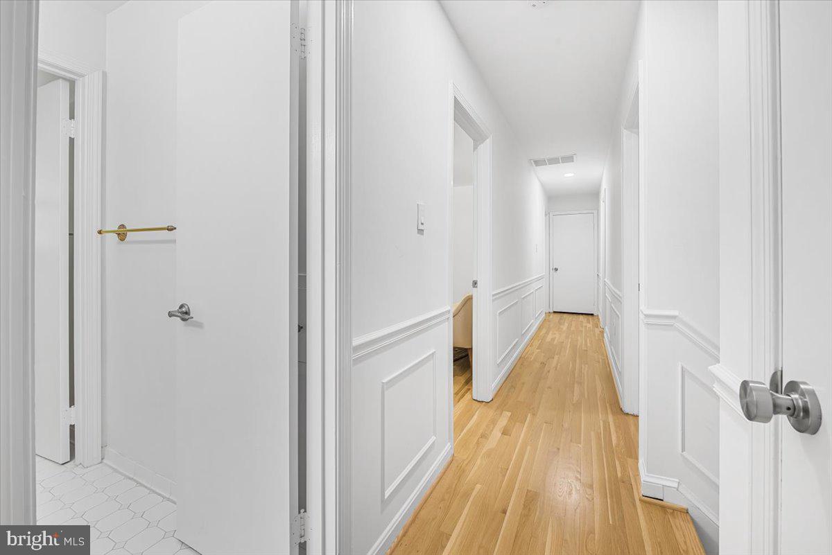 4025 N River St Property Photo 30