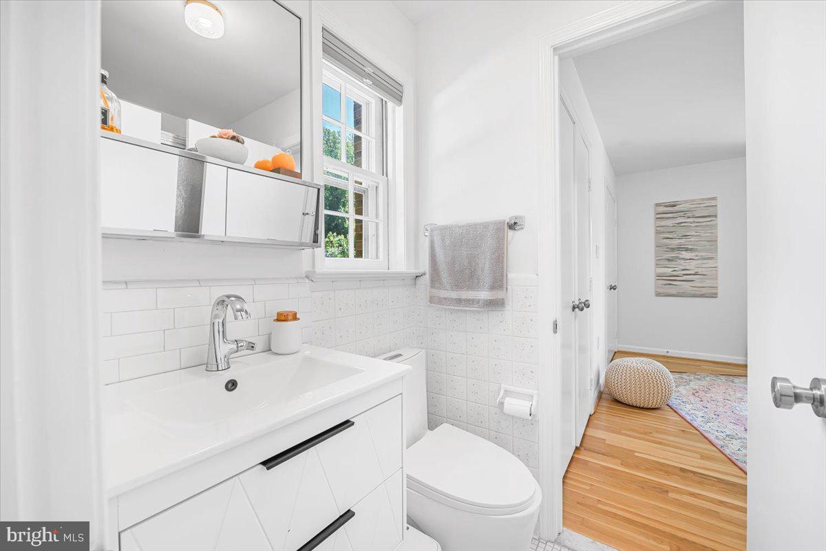 4025 N River St Property Photo 35