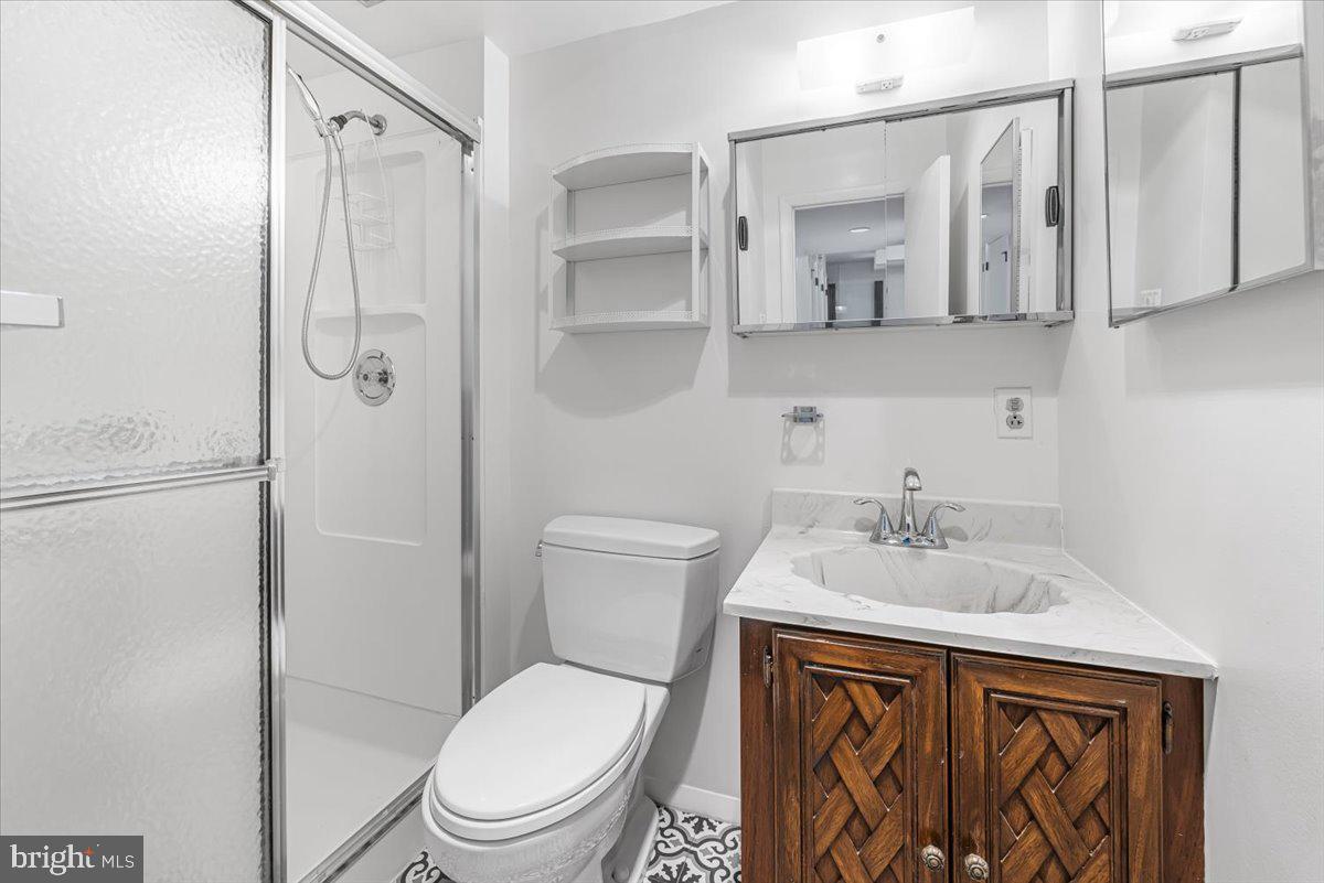 4025 N River St Property Photo 41