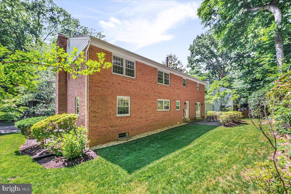 4025 N River St Property Photo 46