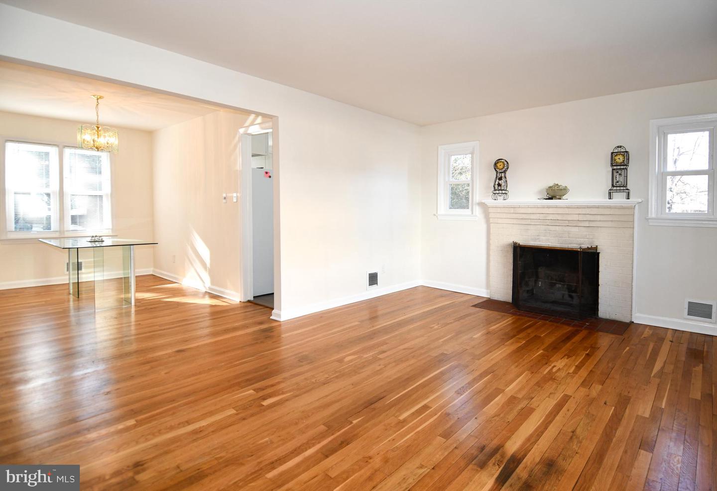 1316 S Dinwiddie St Property Photo 4