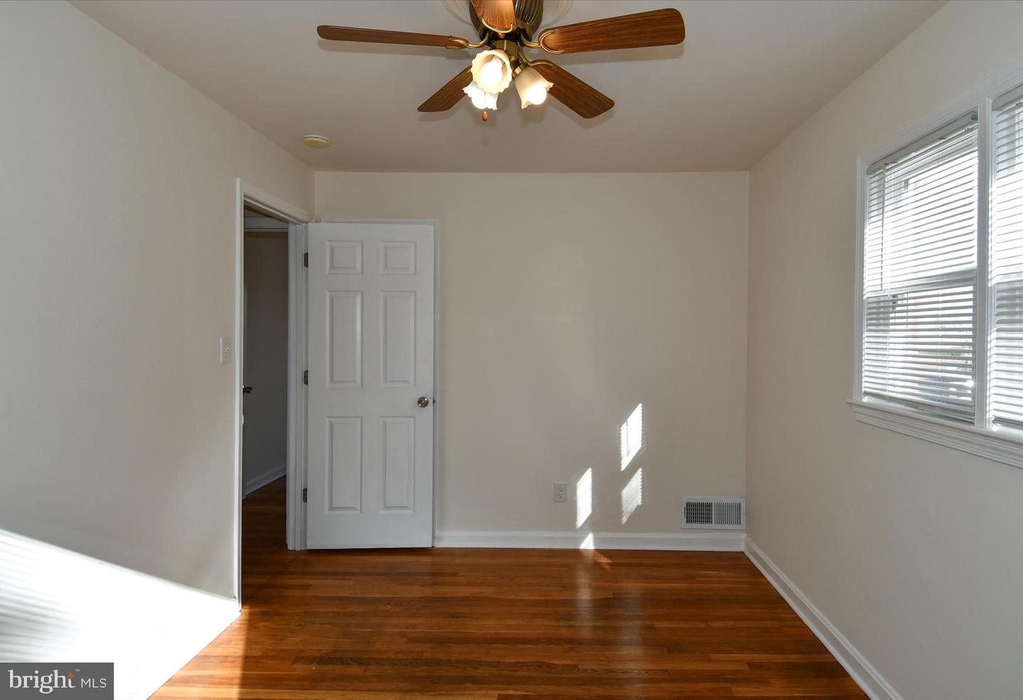1316 S Dinwiddie St Property Photo 17