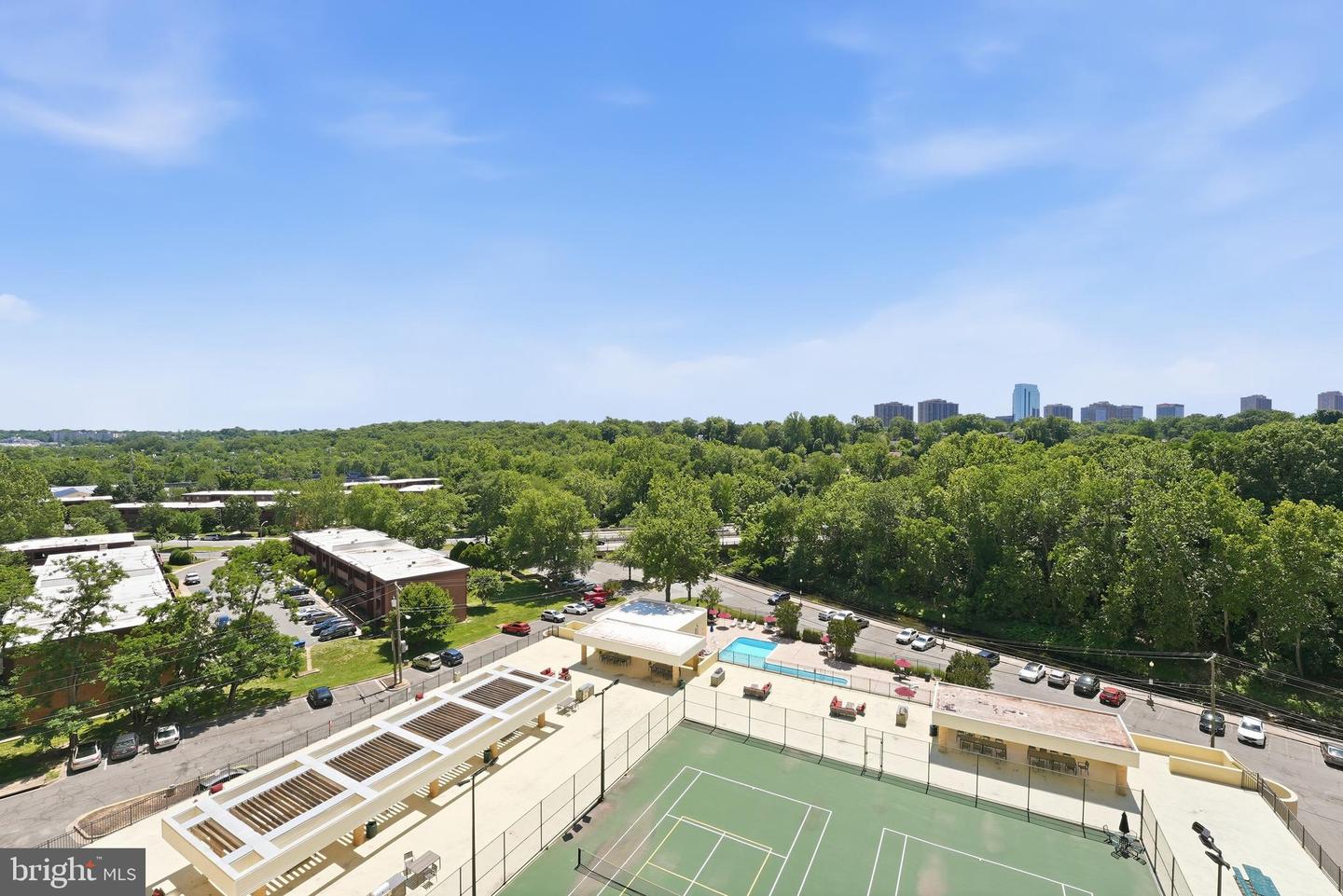 4500 S Four Mile Run Dr #821 Property Photo 1