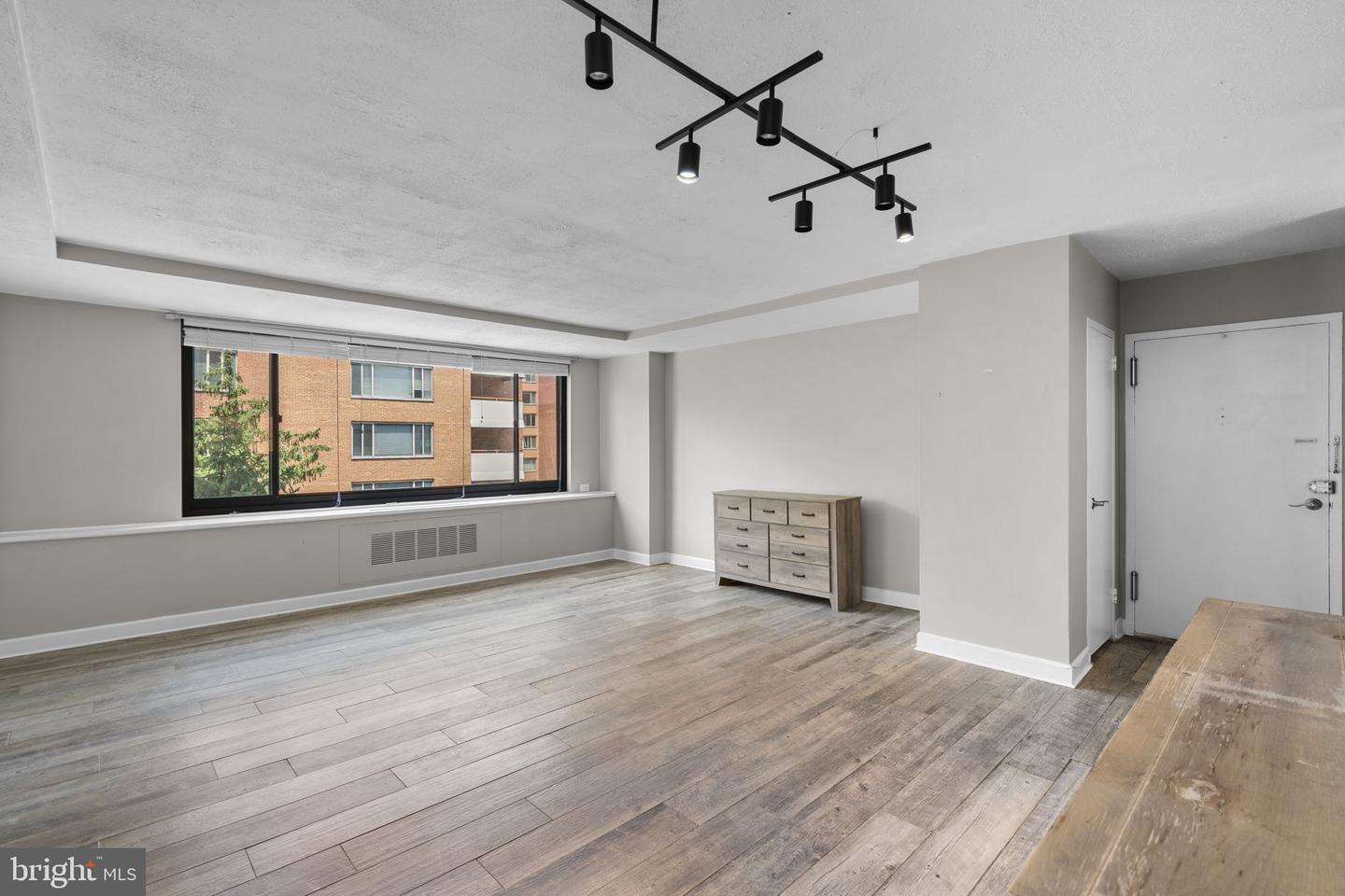 1021 Arlington Blvd #806 Property Photo 6