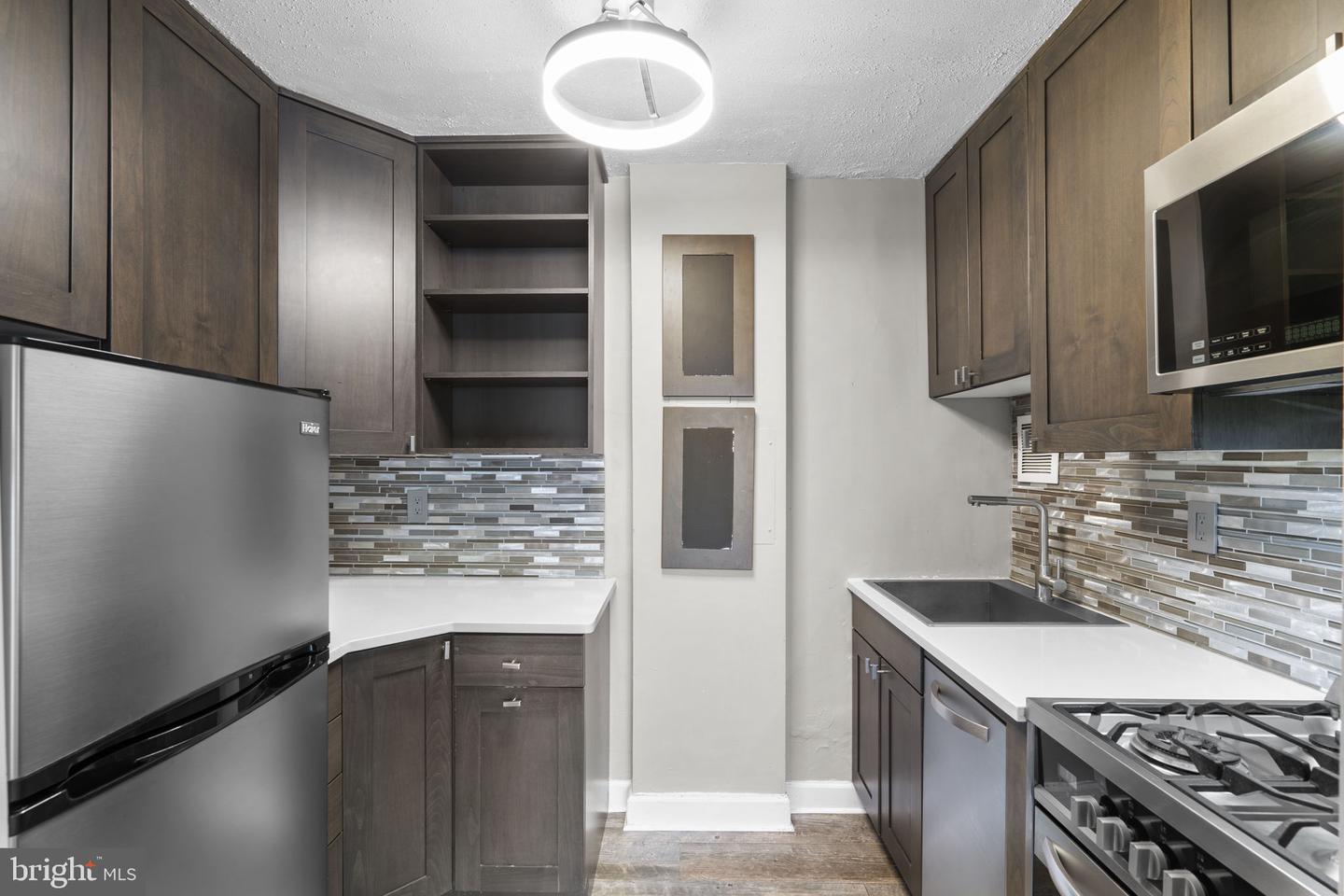 1021 Arlington Blvd #806 Property Photo 11