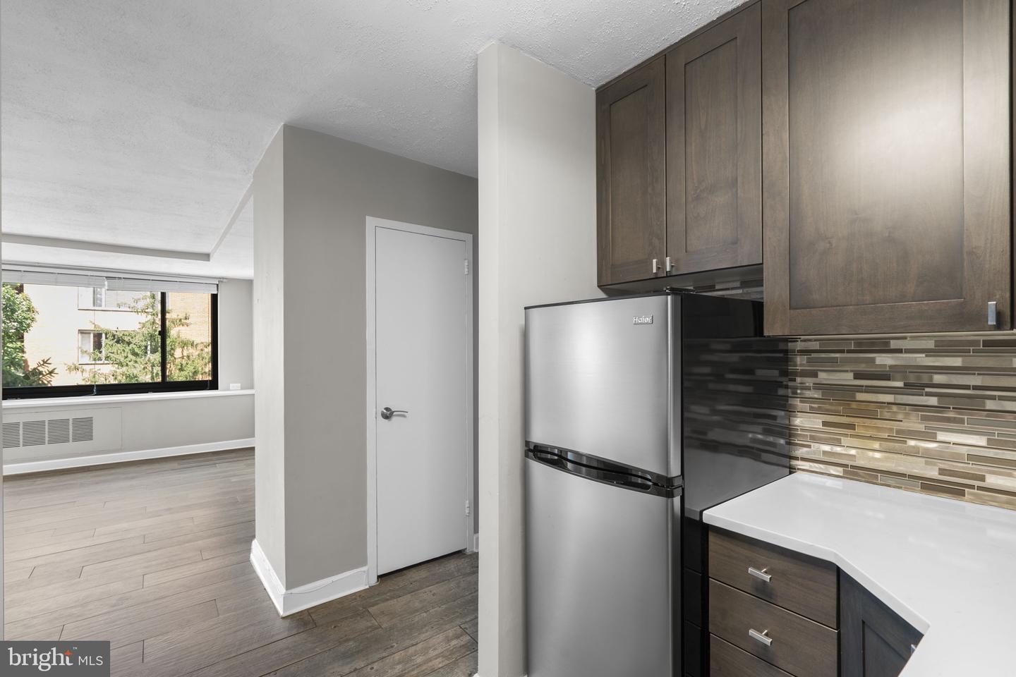 1021 Arlington Blvd #806 Property Photo 14