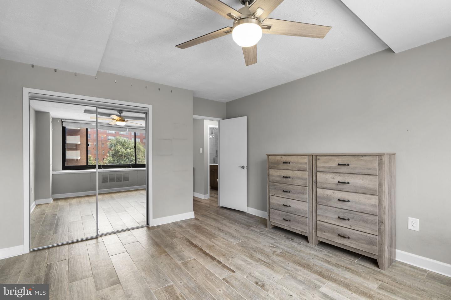 1021 Arlington Blvd #806 Property Photo 18