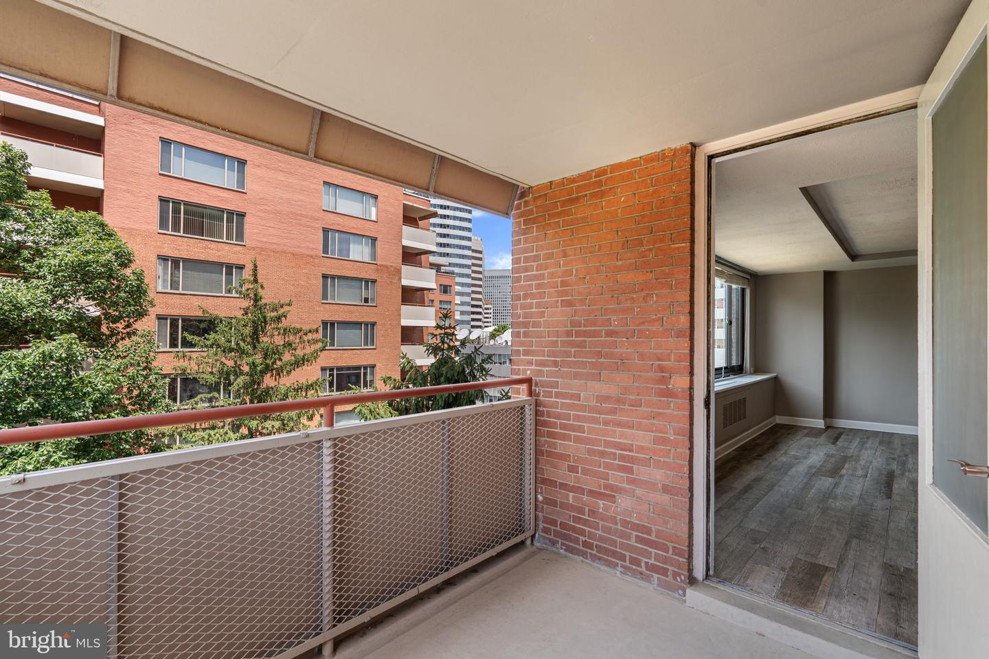 1021 Arlington Blvd #806 Property Photo 26