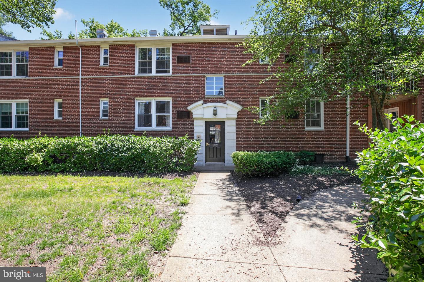 102 N George Mason Dr #102-2 Property Photo 1