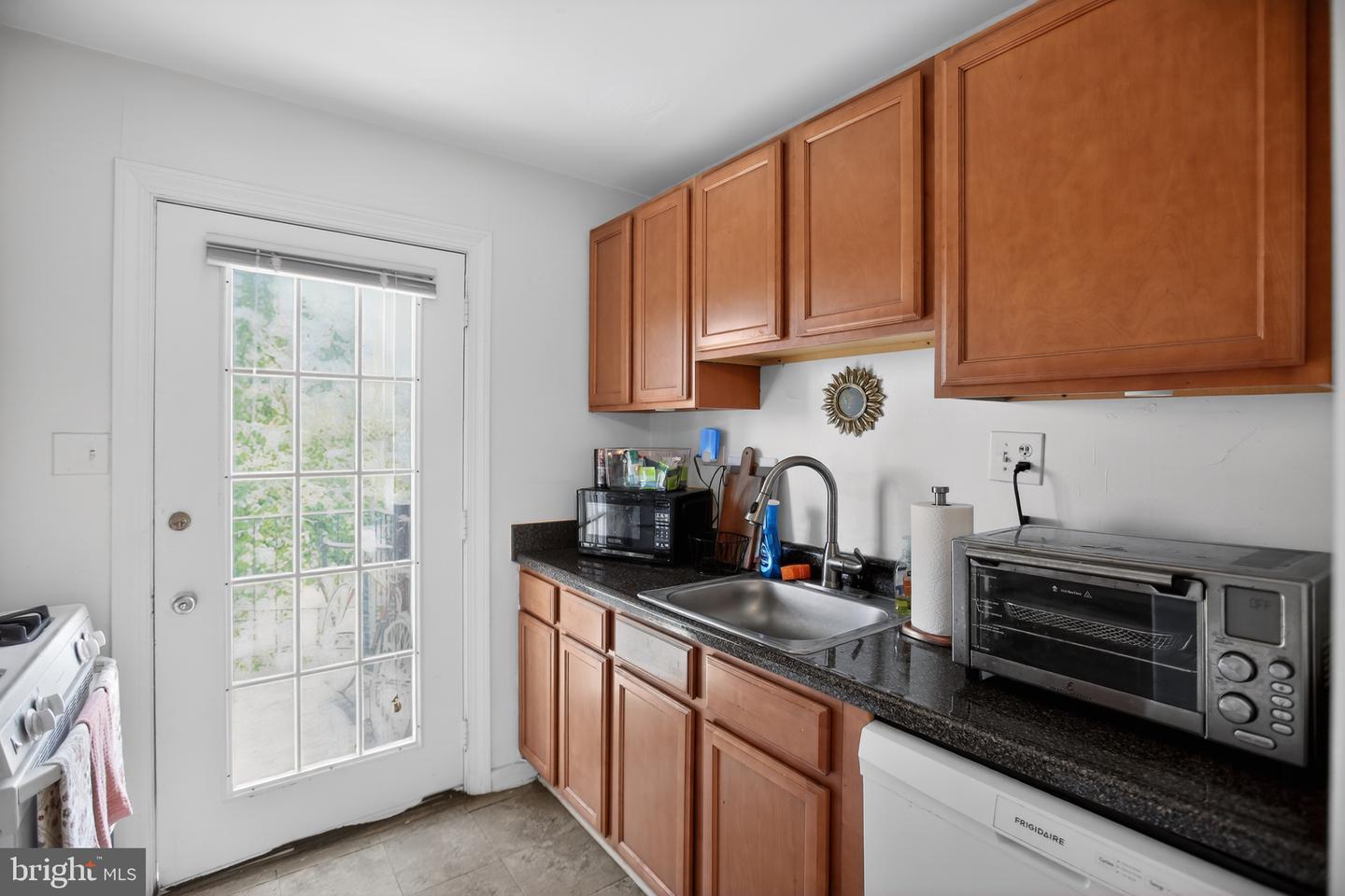 102 N George Mason Dr #102-2 Property Photo 2