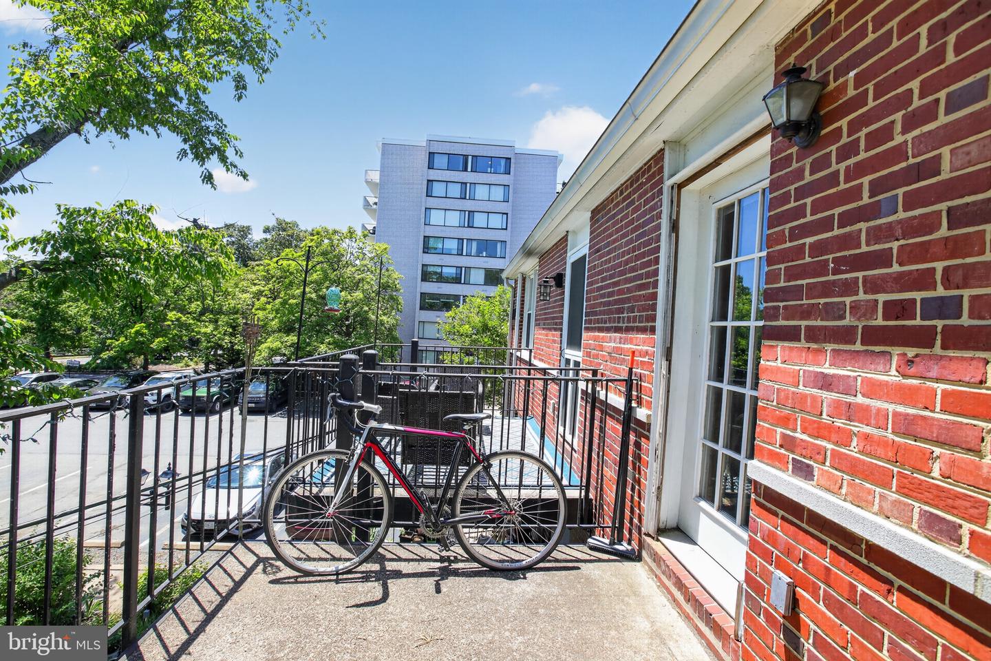 102 N George Mason Dr #102-2 Property Photo 4