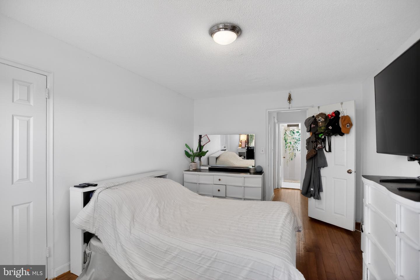 102 N George Mason Dr #102-2 Property Photo 5