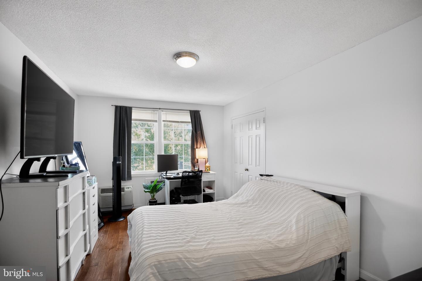 102 N George Mason Dr #102-2 Property Photo 7