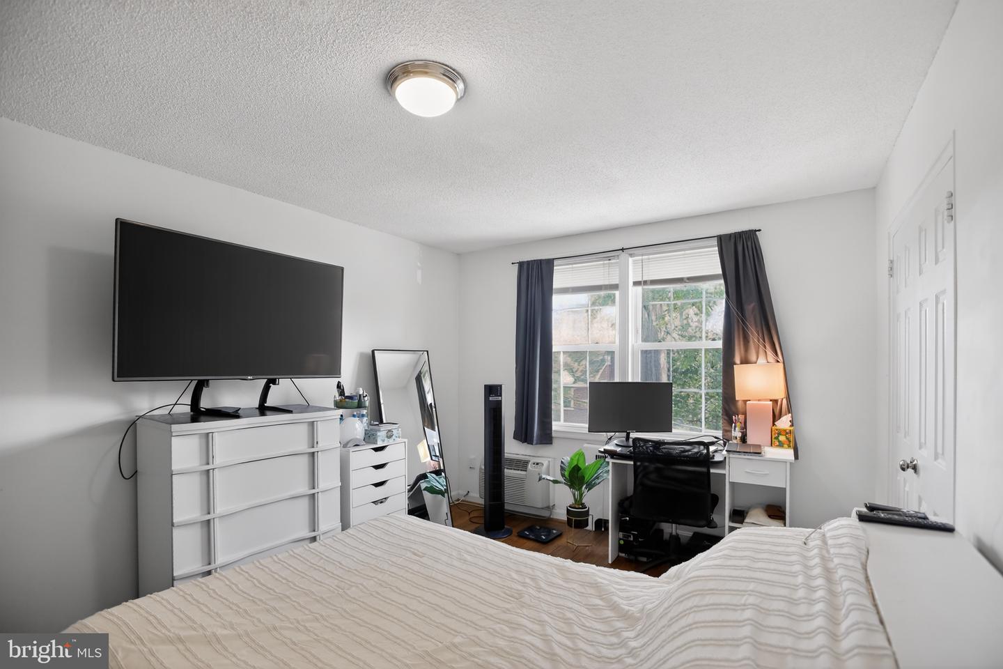 102 N George Mason Dr #102-2 Property Photo 8