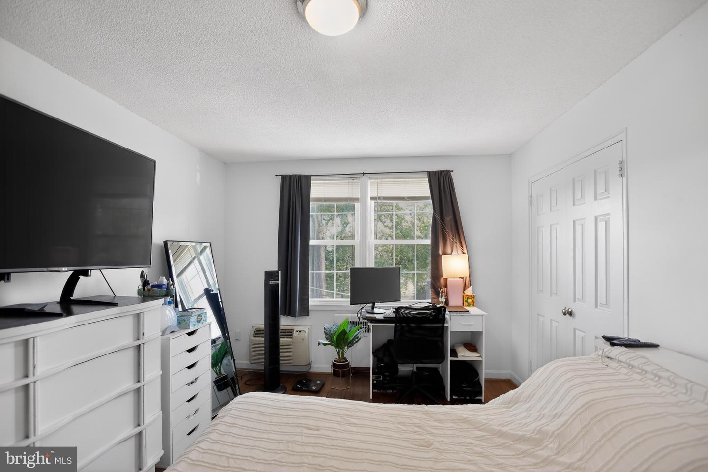 102 N George Mason Dr #102-2 Property Photo 9