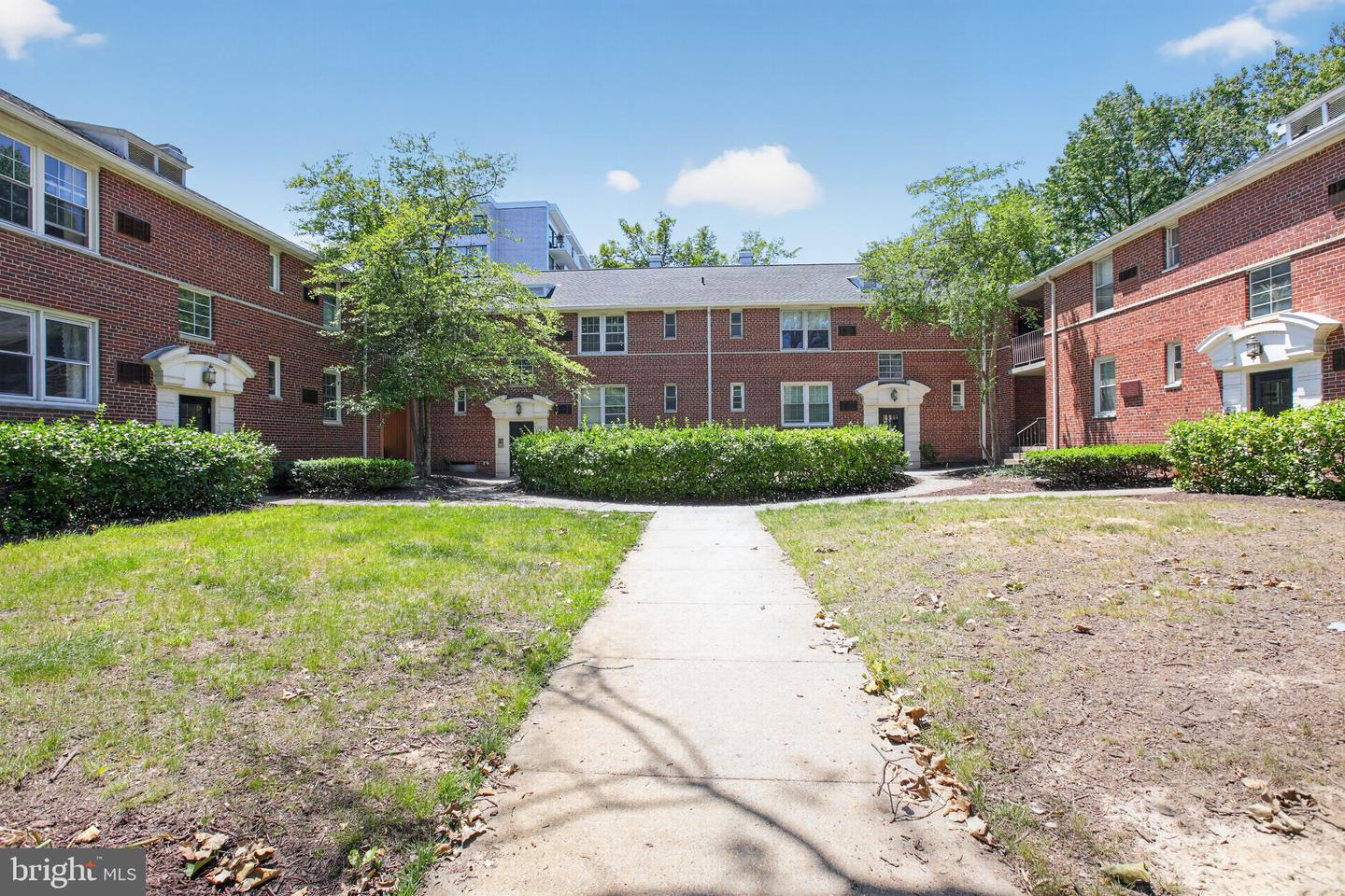 102 N George Mason Dr #102-2 Property Photo 19