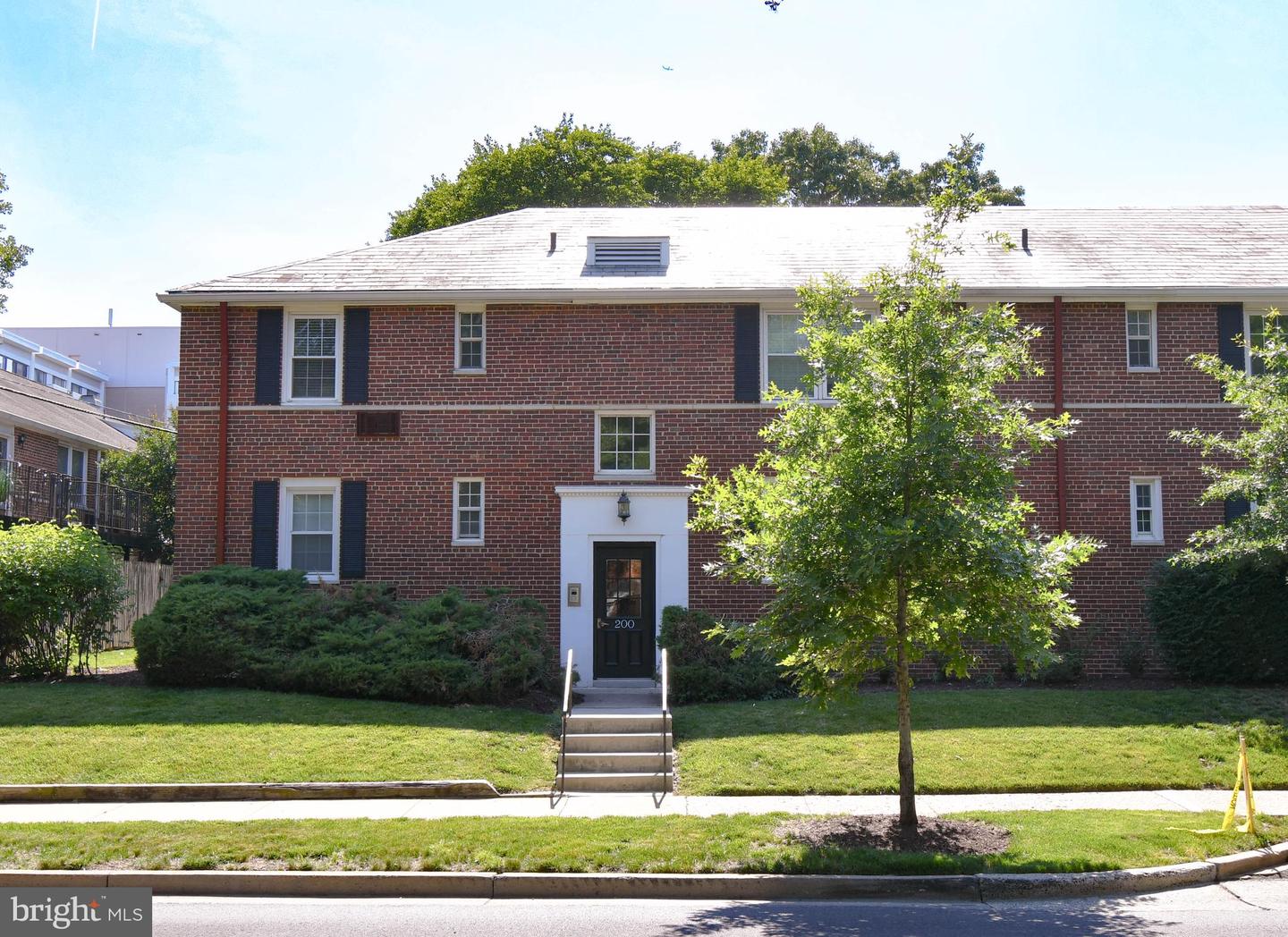 200 N George Mason Dr N #200-2 Property Photo 1