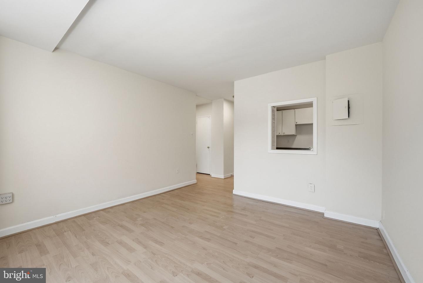 1111 Arlington Blvd #604 Property Photo 3