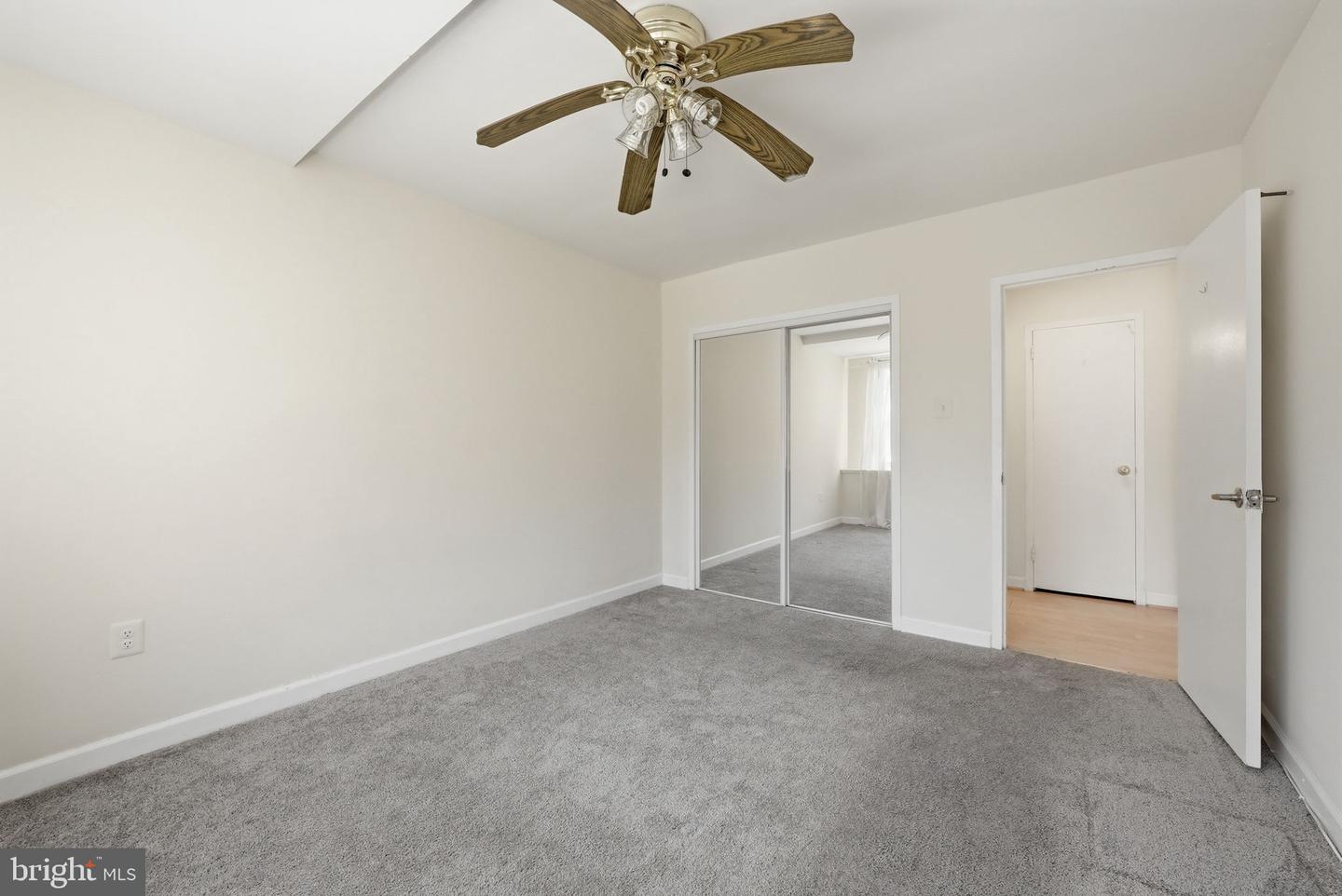 1111 Arlington Blvd #604 Property Photo 14