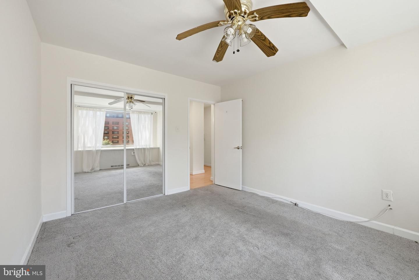 1111 Arlington Blvd #604 Property Photo 15