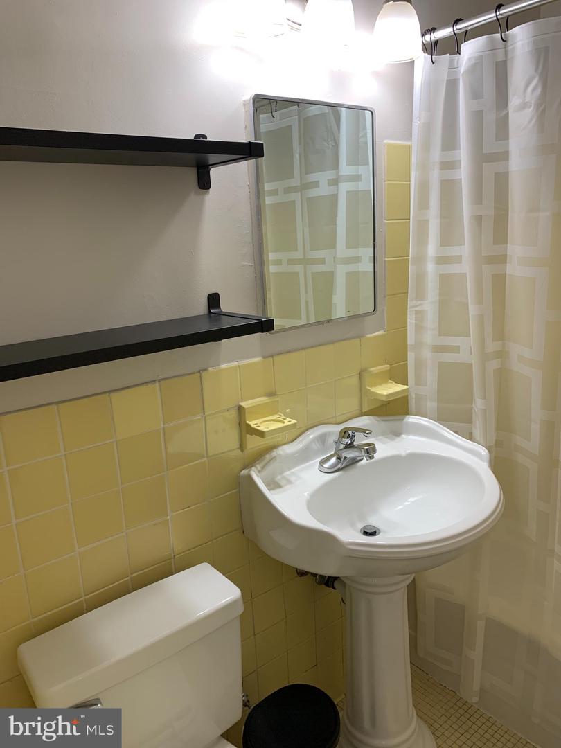 1121 Arlington Blvd #734 Property Photo 4