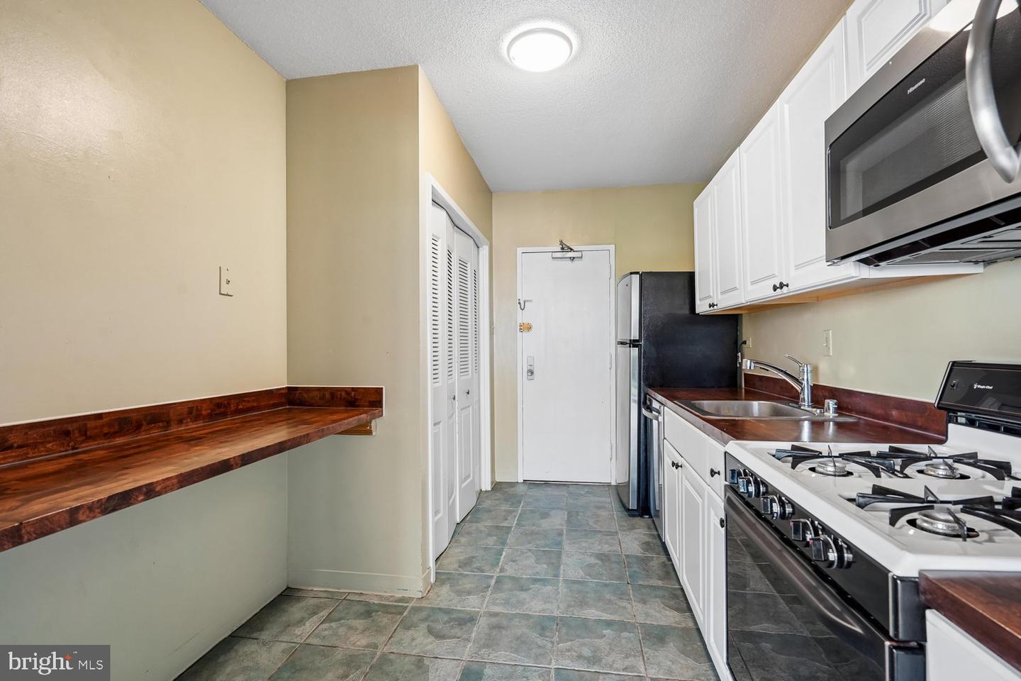 4141 N Henderson Rd #904 Property Photo 17