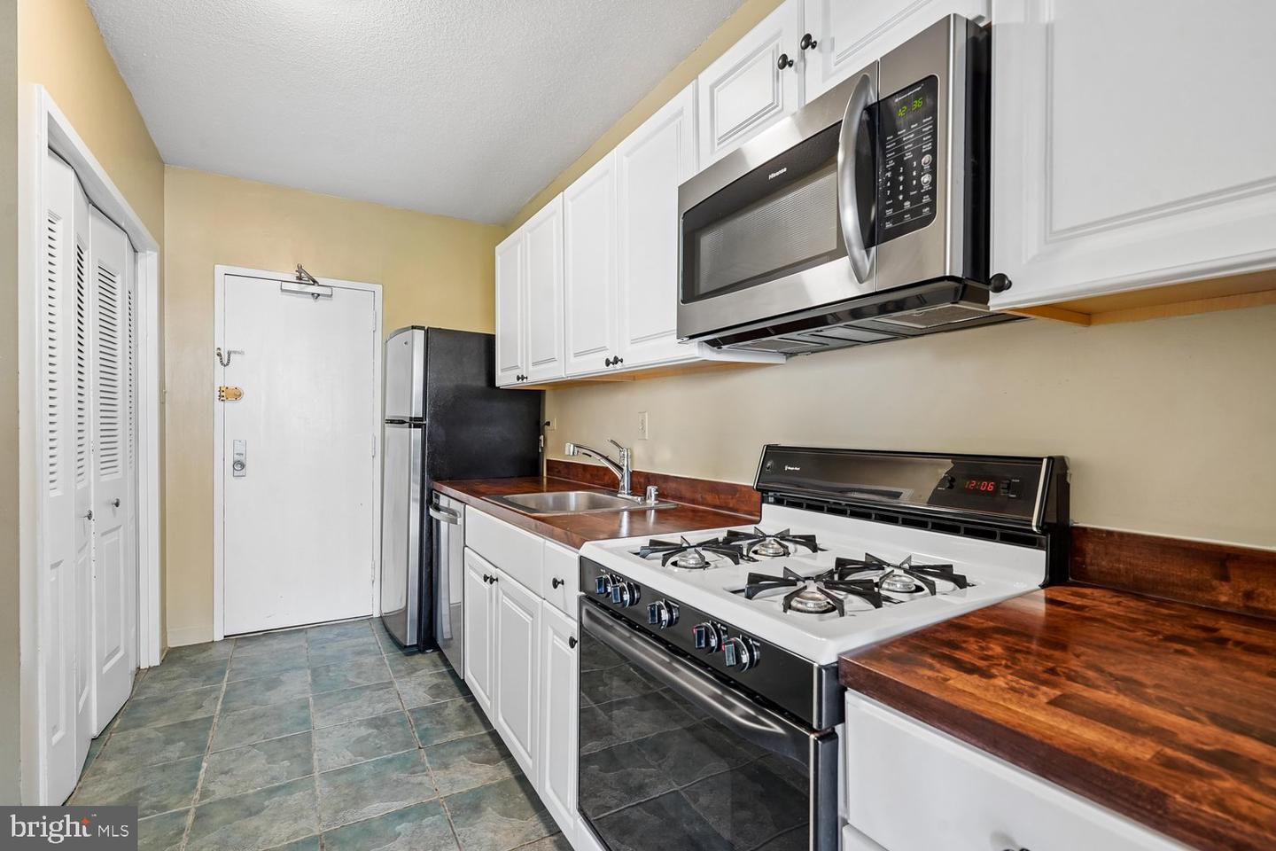 4141 N Henderson Rd #904 Property Photo 18