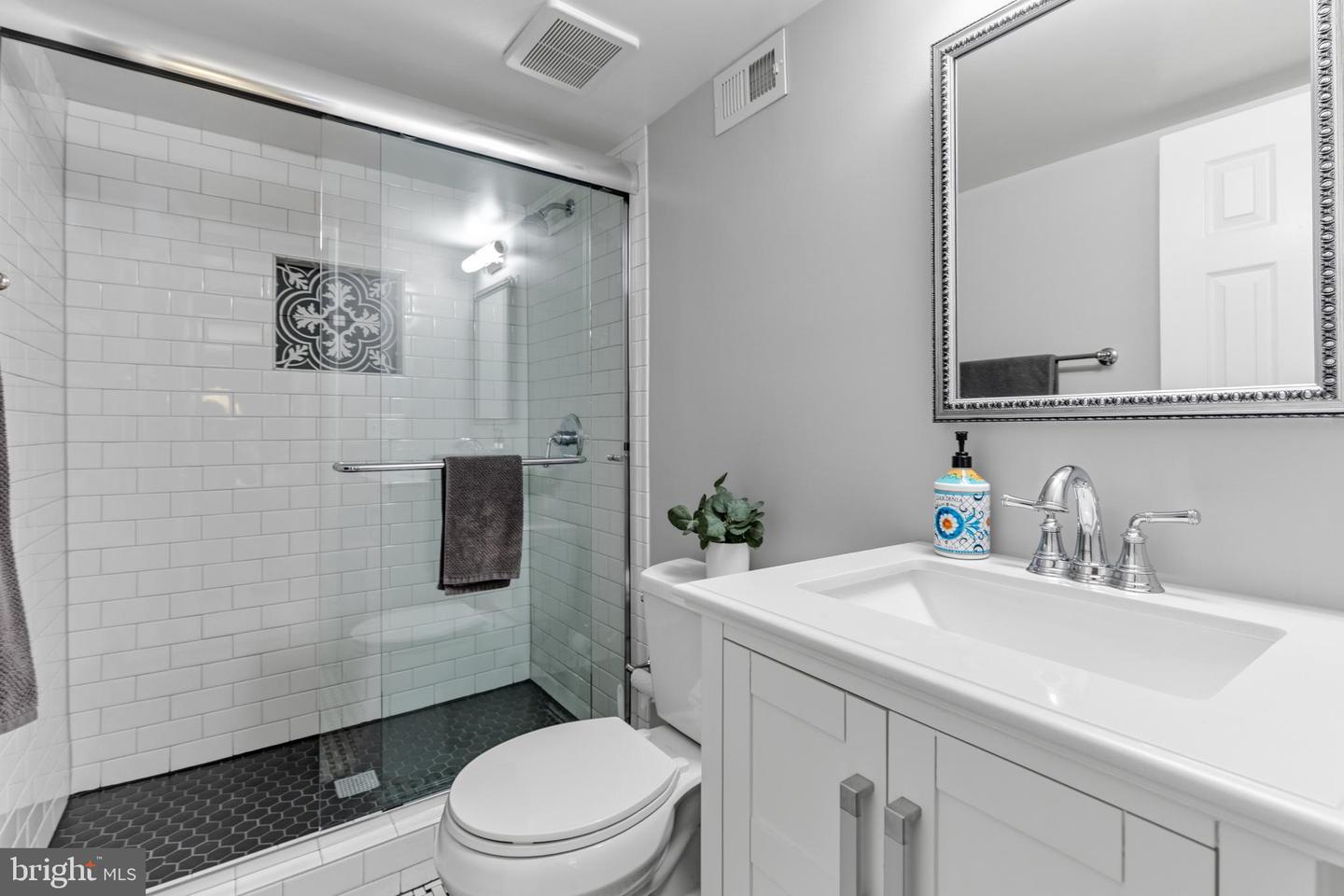 2877 S Buchanan St #a2 Property Photo 27