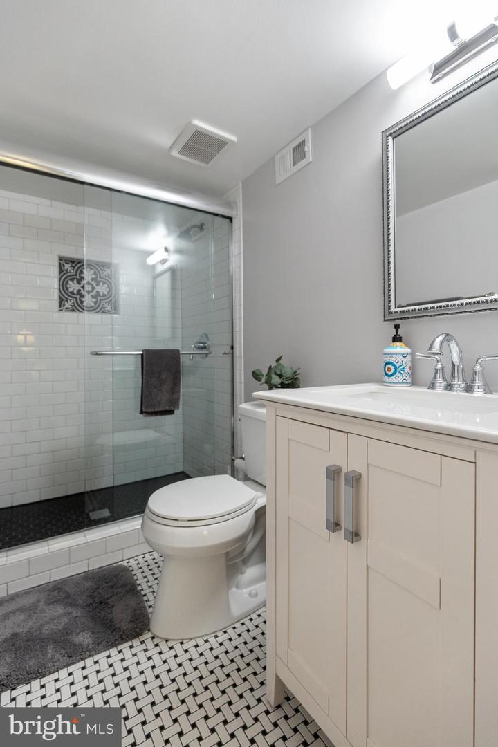 2877 S Buchanan St #a2 Property Photo 28