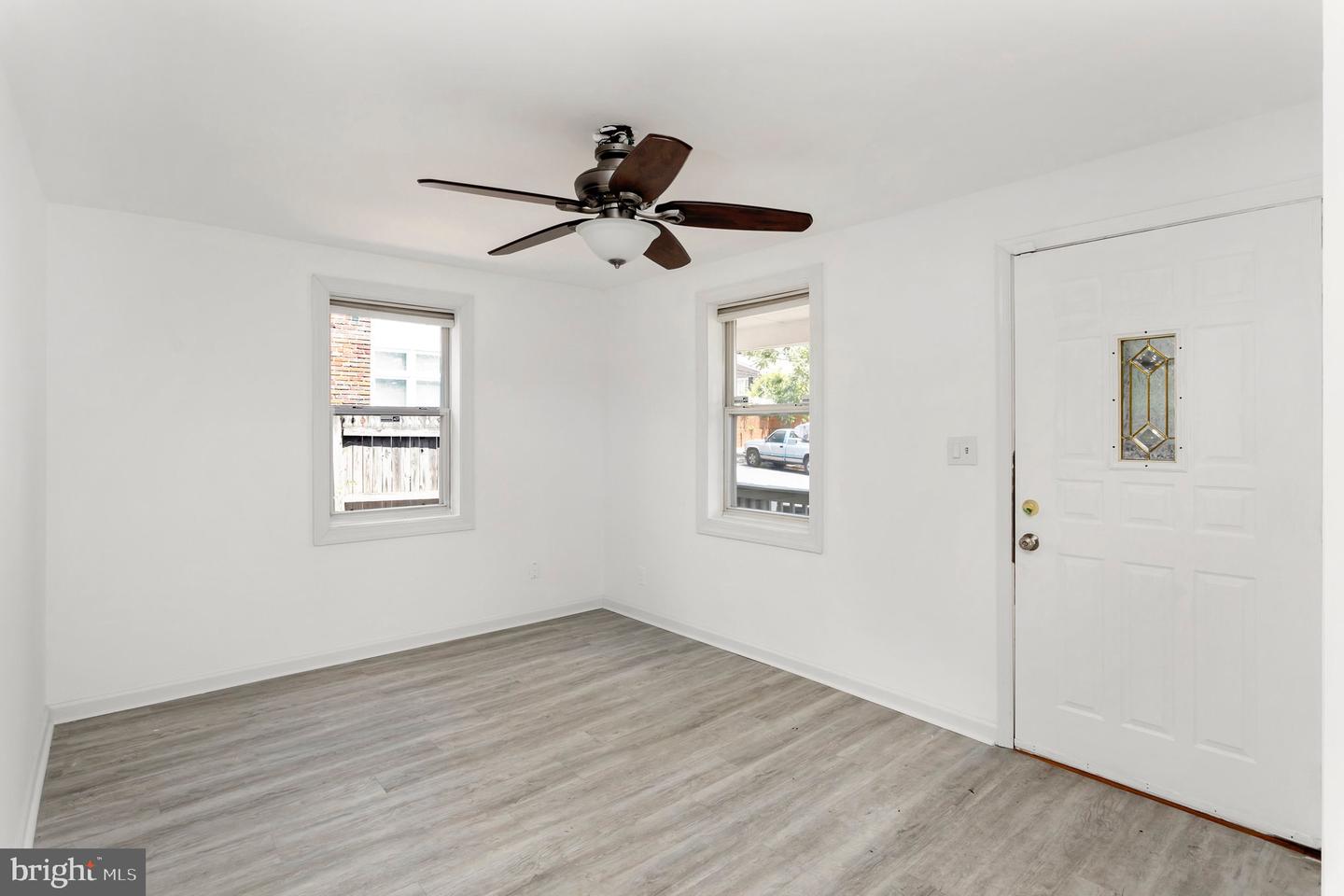 2446 S Nelson St Property Photo 5