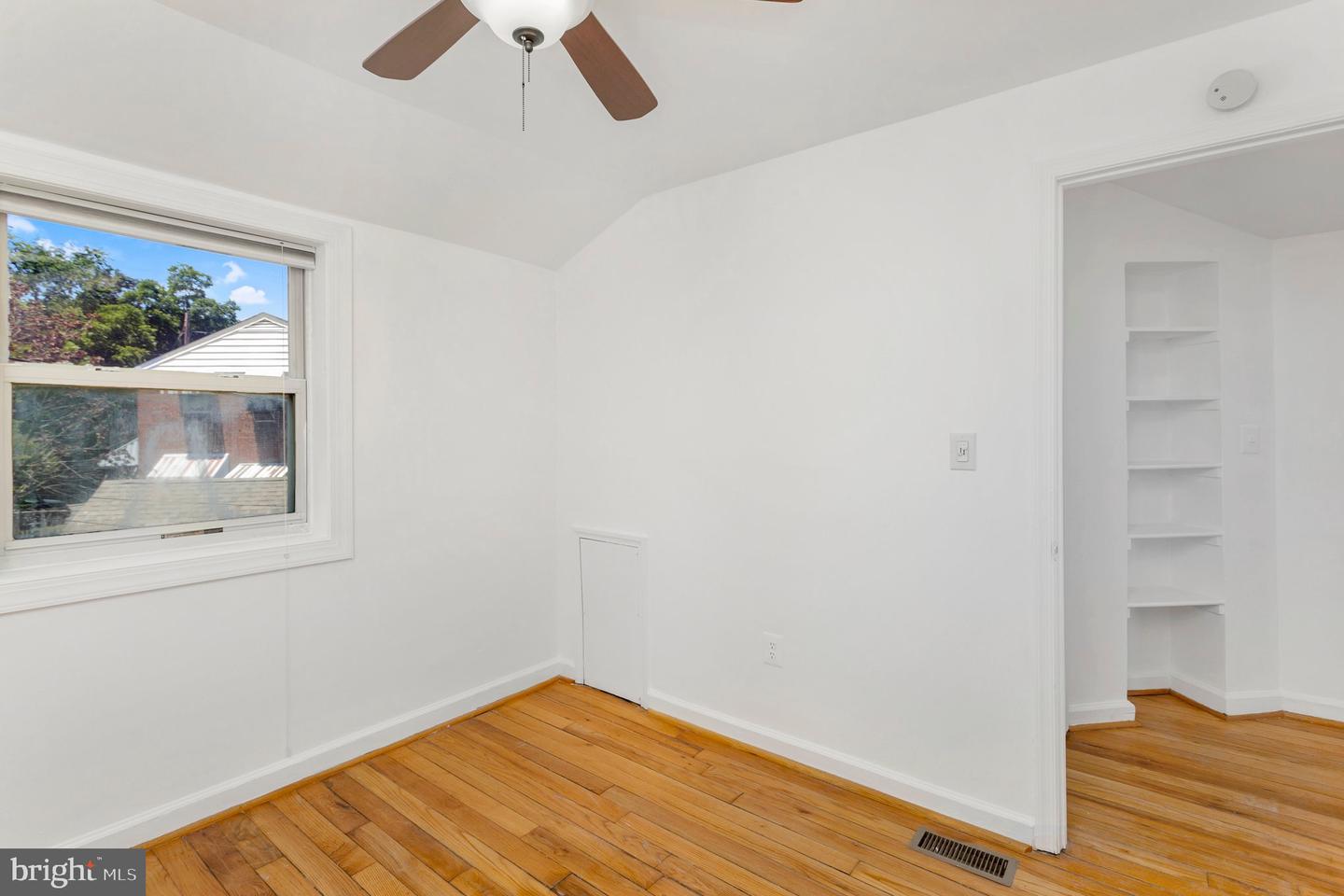 2446 S Nelson St Property Photo 15
