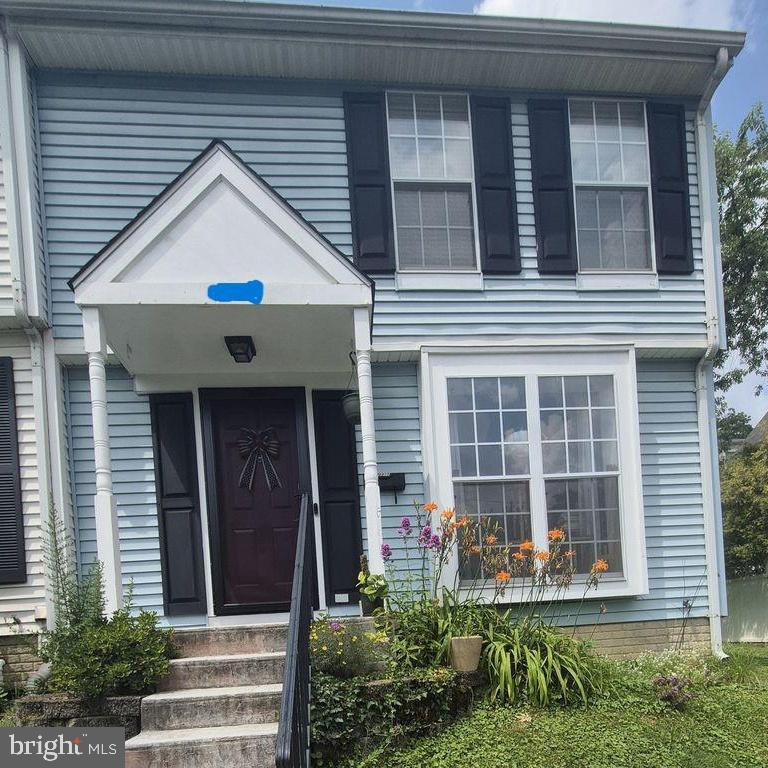 2210 S LOWELL ST Property Photo 1