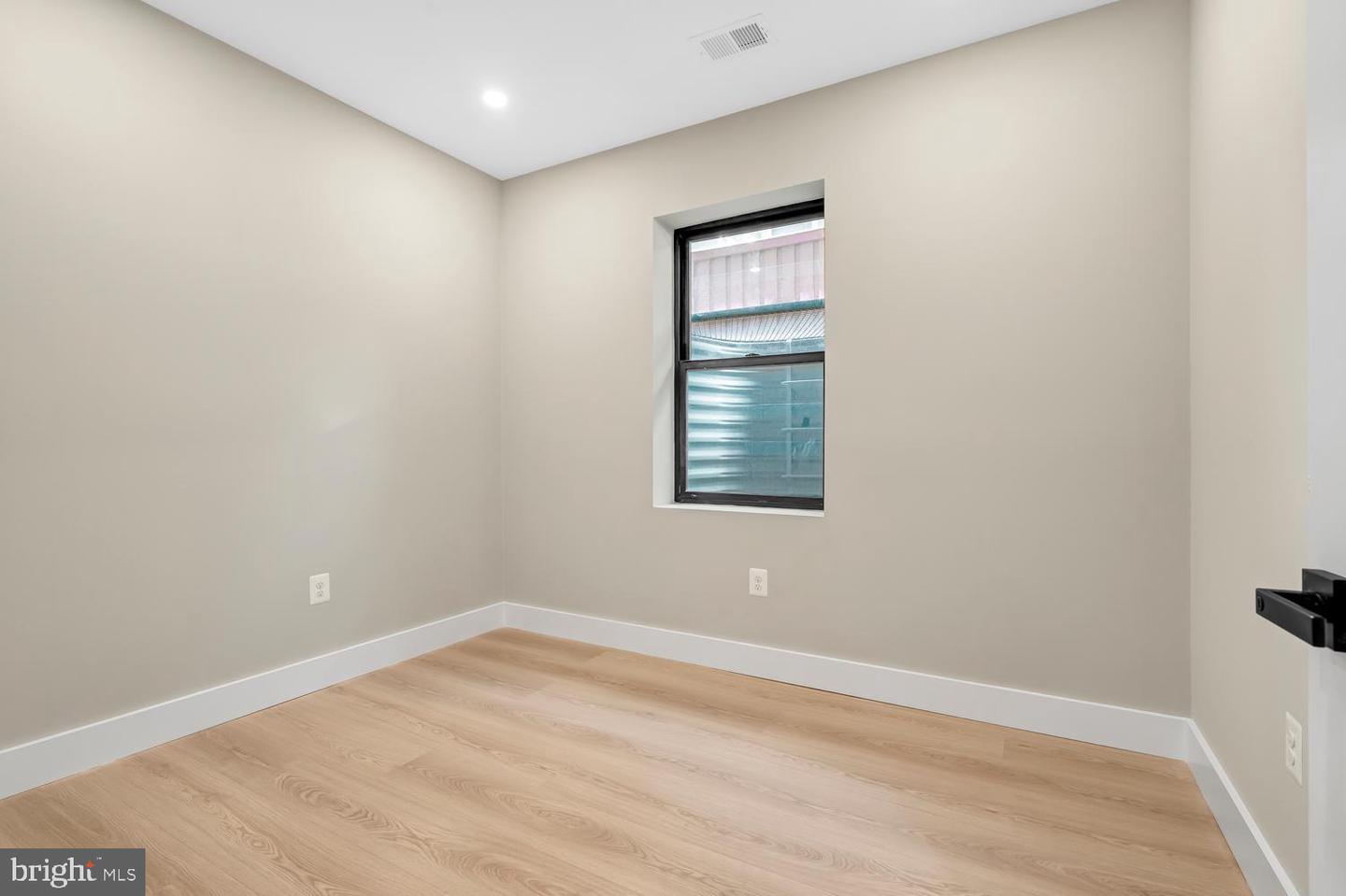 602 S Wakefield St Property Photo 48