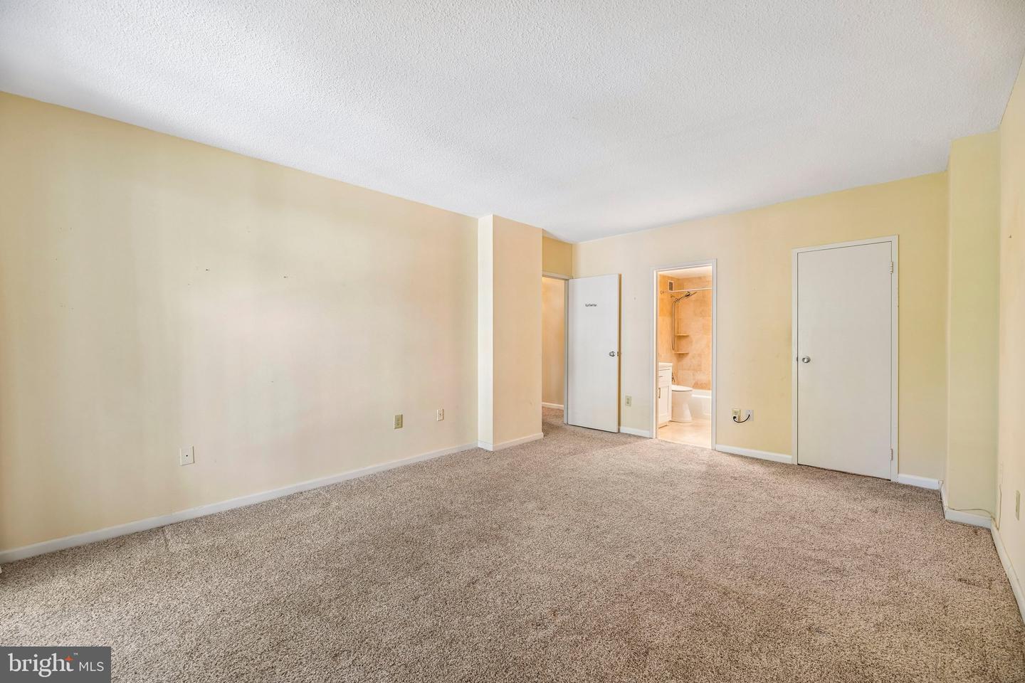 4141 N Henderson Rd N #105 Property Photo 23