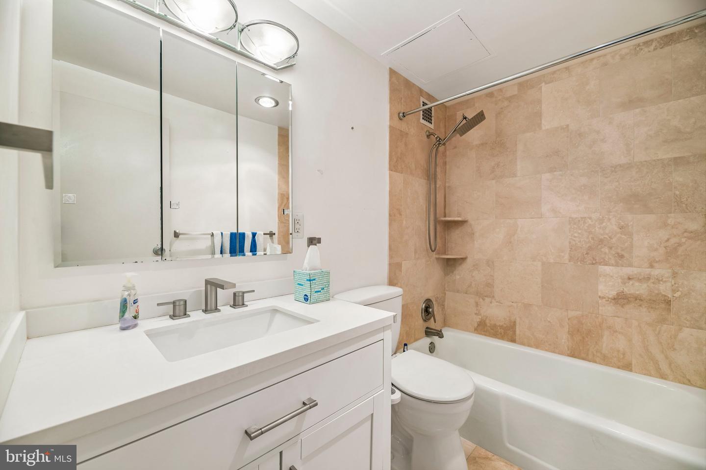 4141 N Henderson Rd N #105 Property Photo 24