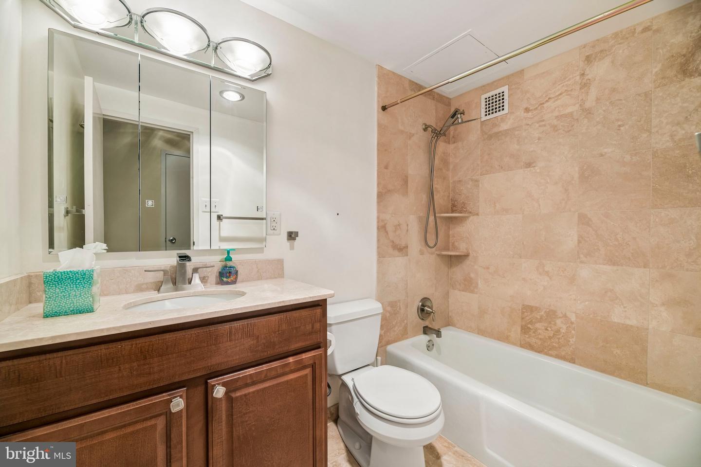4141 N Henderson Rd N #105 Property Photo 29