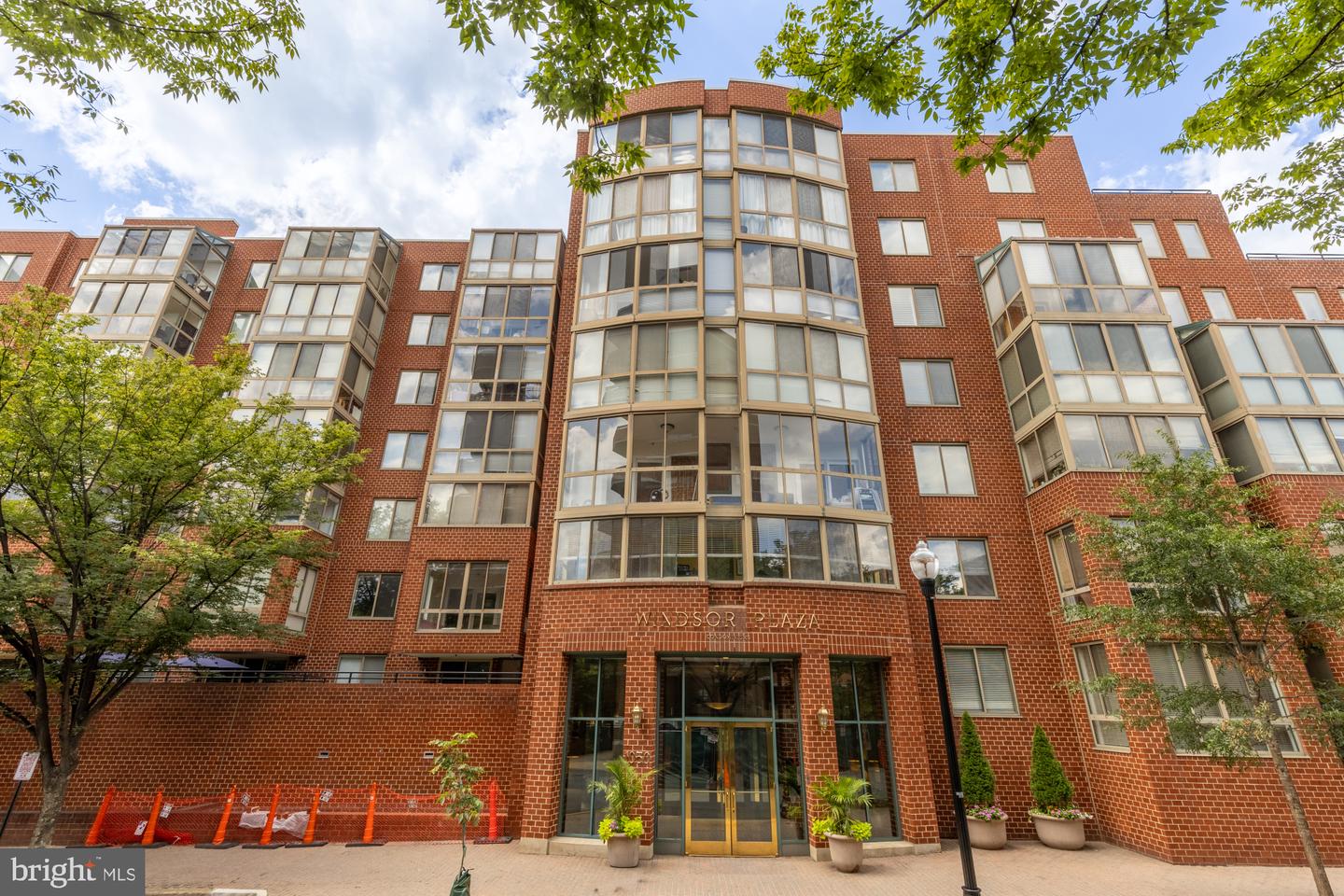 1050 N TAYLOR ST #404 Property Photo 1