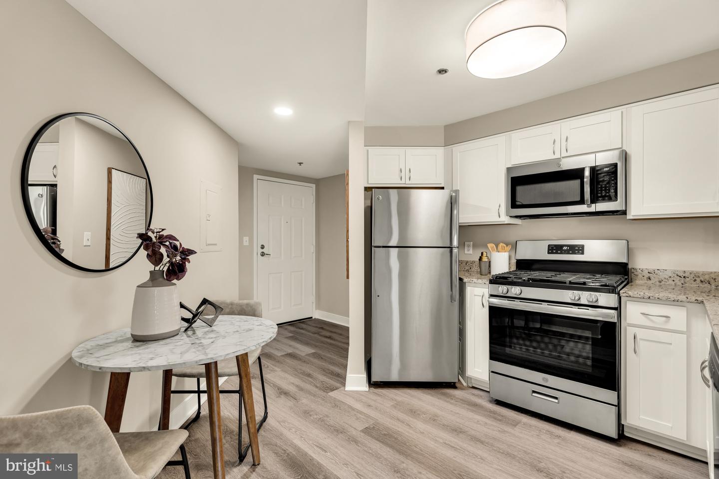 1050 N Taylor St #404 Property Photo 6