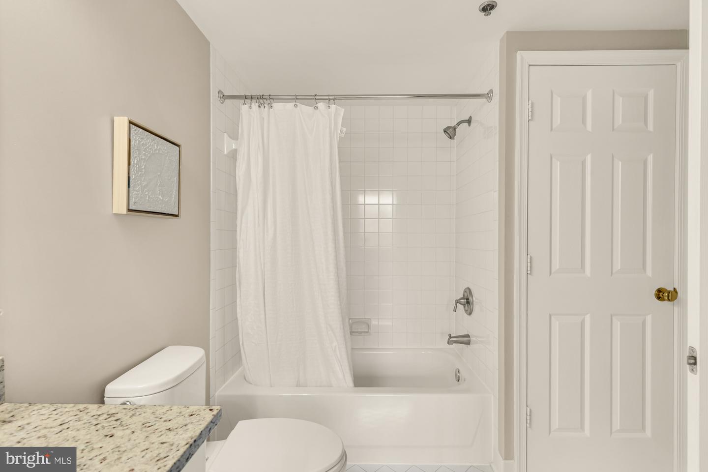 1050 N Taylor St #404 Property Photo 15