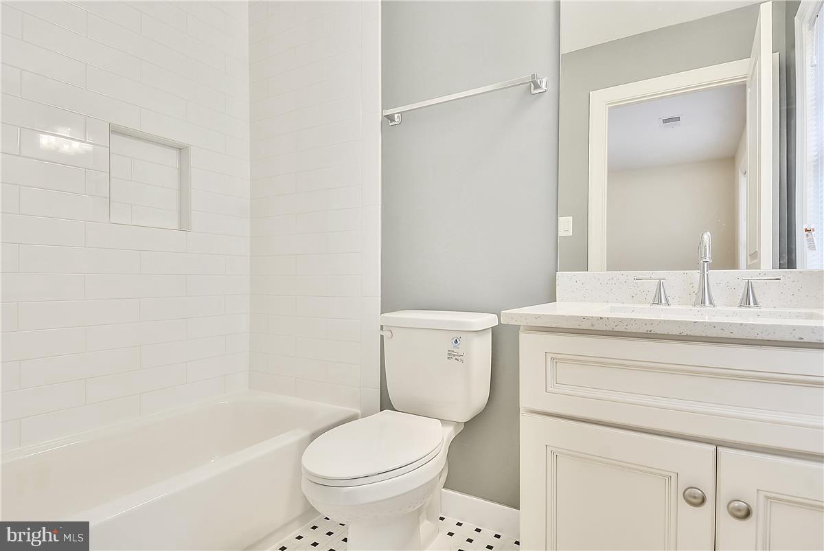 2205 N Edison St N Property Photo 21