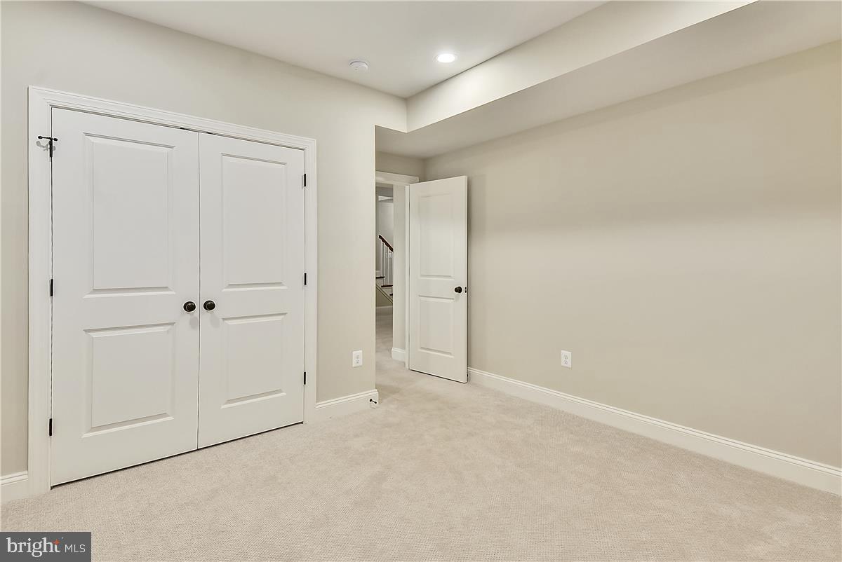 2205 N Edison St N Property Photo 26