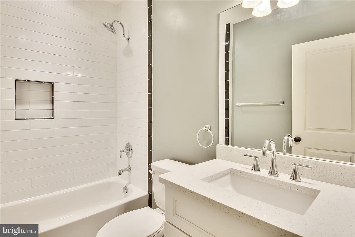 2205 N Edison St N Property Photo 27