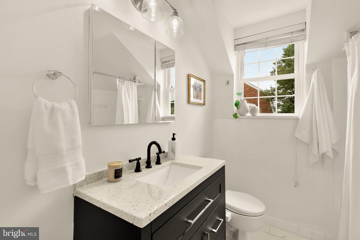 3373 S Wakefield St #b Property Photo 12