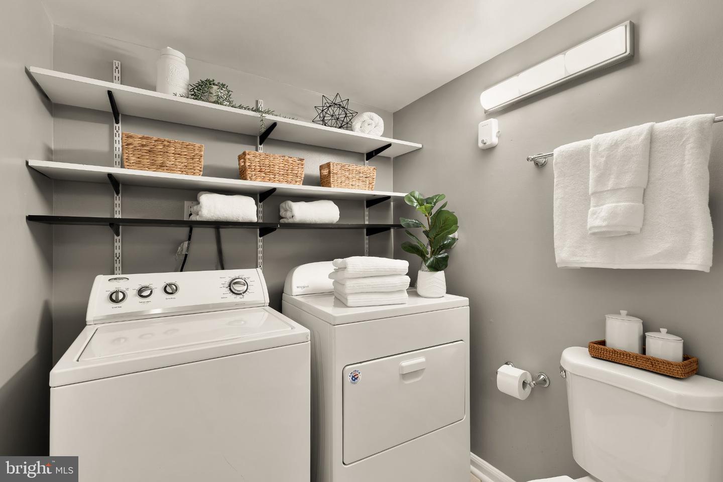 3373 S Wakefield St #b Property Photo 18