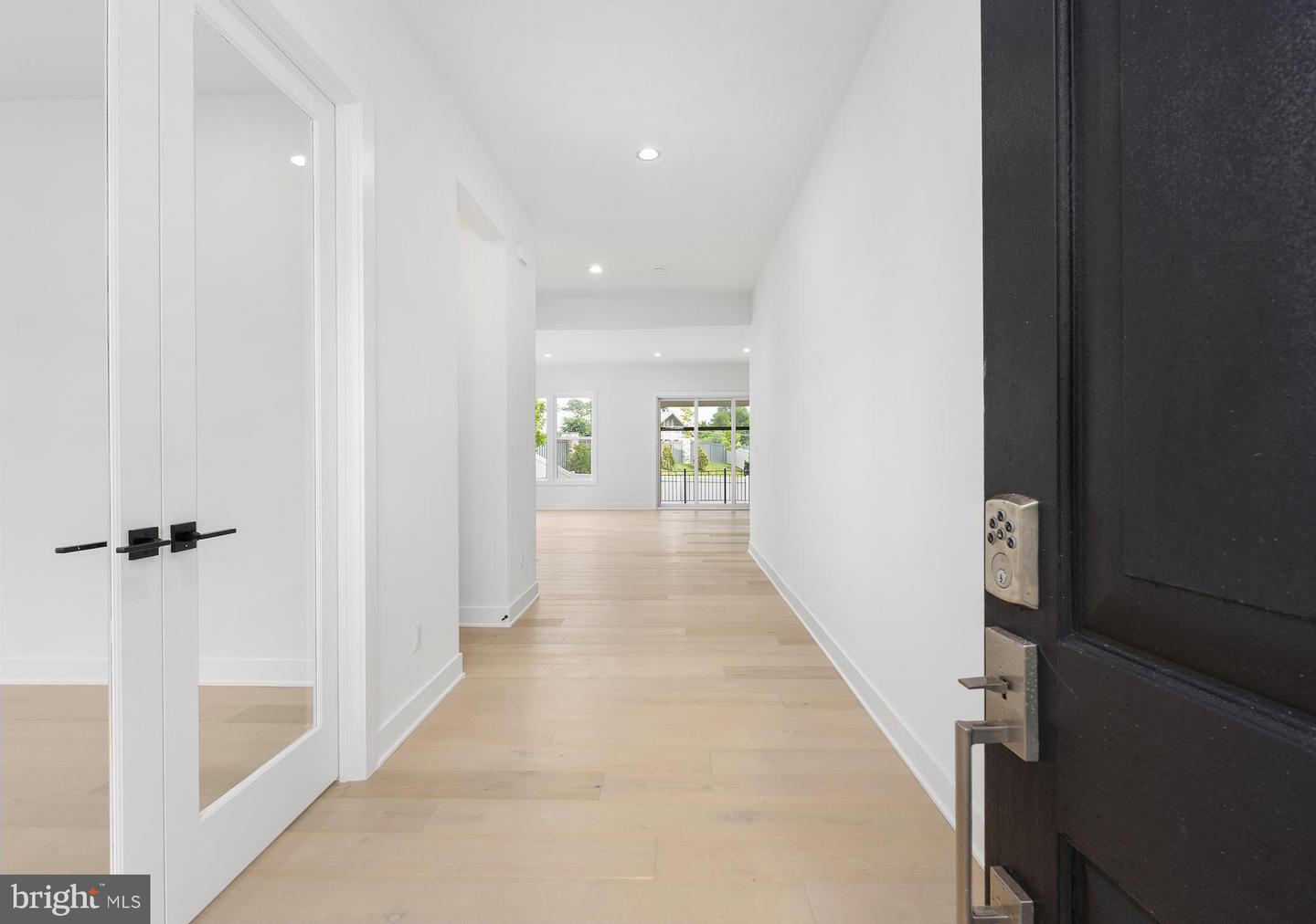 6189 8th Place N Property Photo 2
