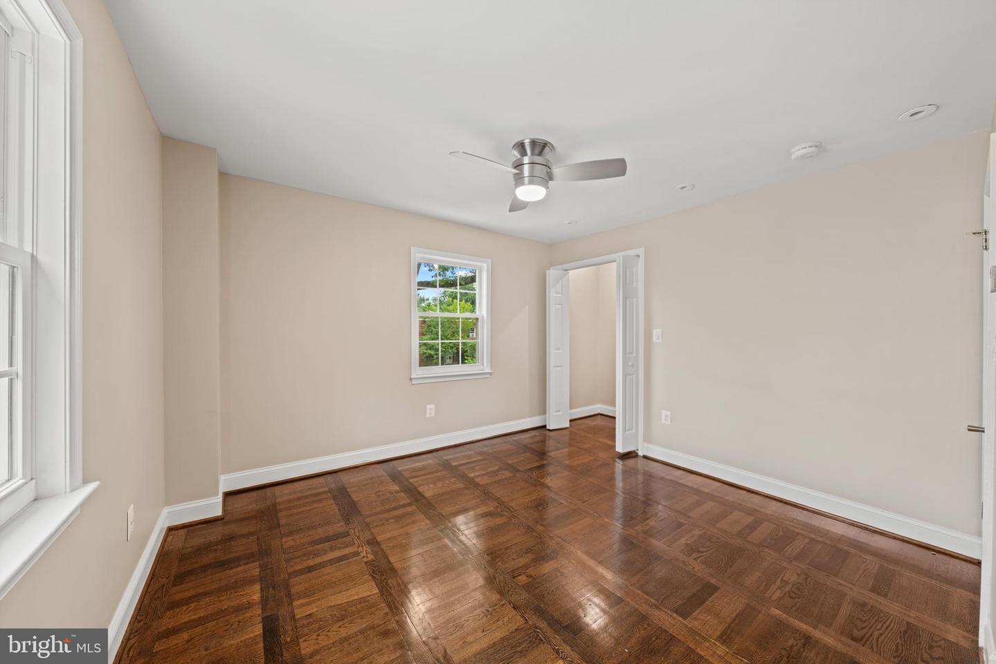 825 S Ivy St Property Photo 12
