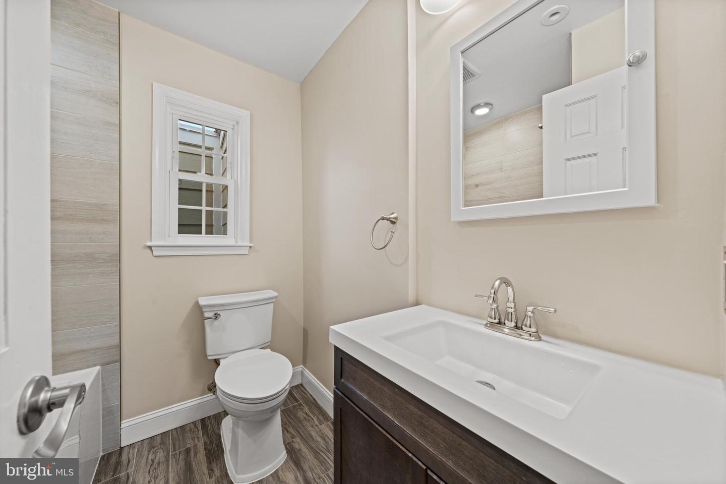 825 S Ivy St Property Photo 13